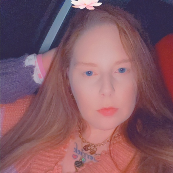 Meet your Posher, Carrie - Picture 1 of 1